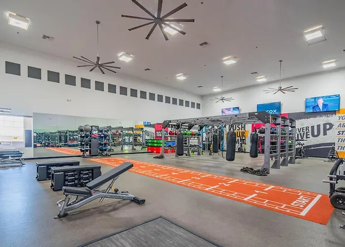 Close To Westgate Stadium With Pool Parking Gym Wd Apartment Glendale