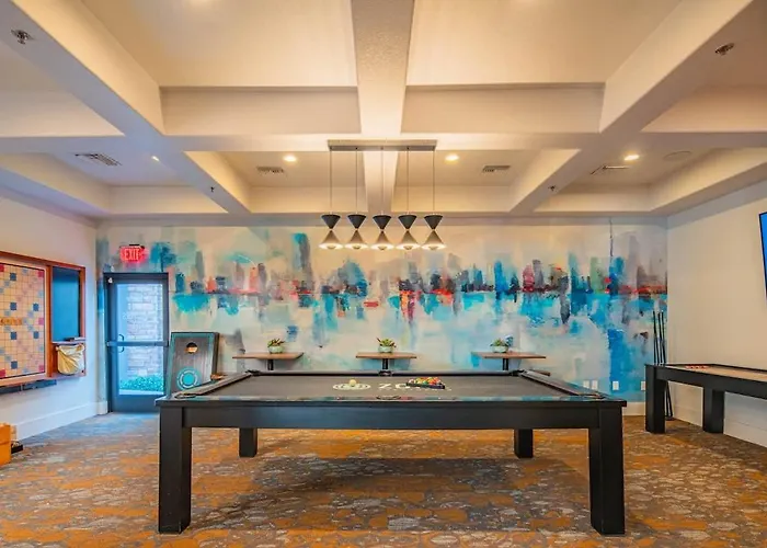 Apartment Close To Westgate Stadium With Pool Parking Gym Wd Glendale