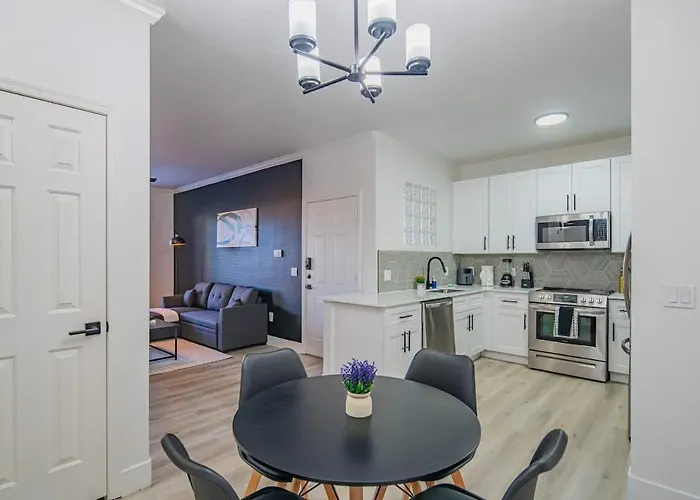Close To Westgate Stadium With Pool Parking Gym Wd Apartment
