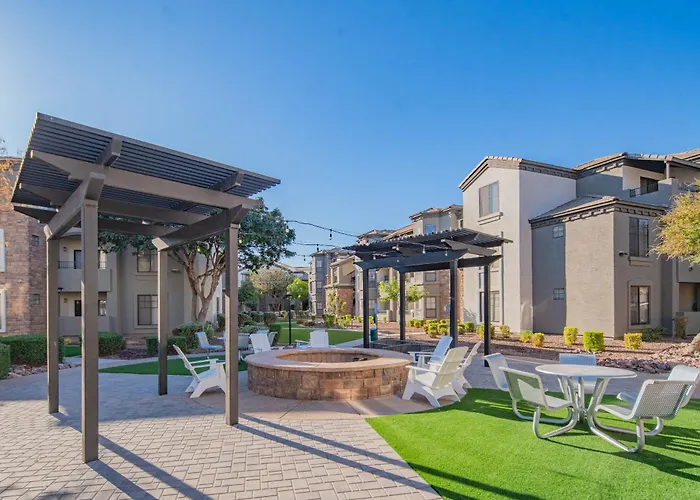 Apartment Close To Westgate Stadium With Pool Parking Gym Wd